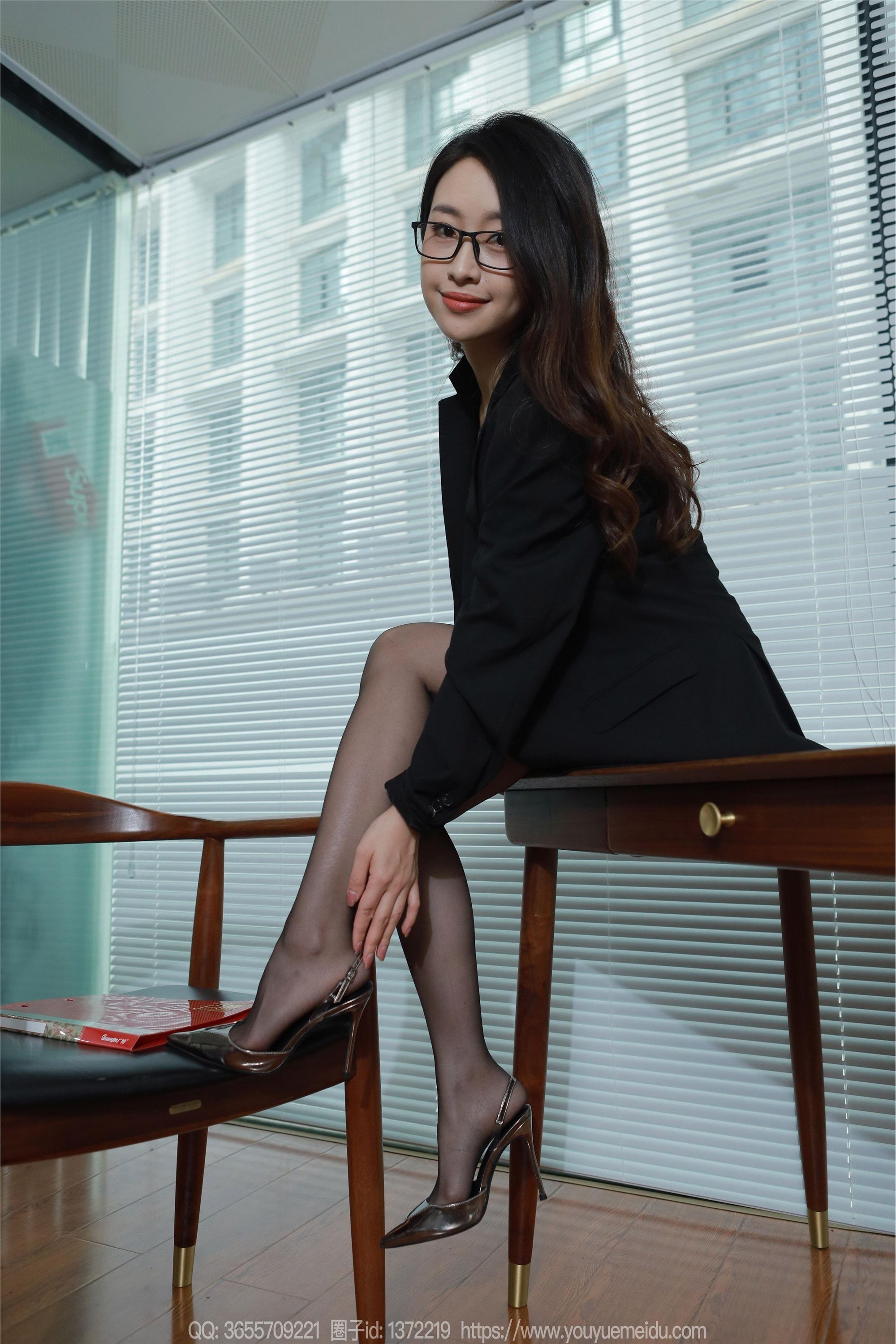 IESS异思趣向  2024.03.04 丝享家 1678 小婕《眼镜OL（下）》